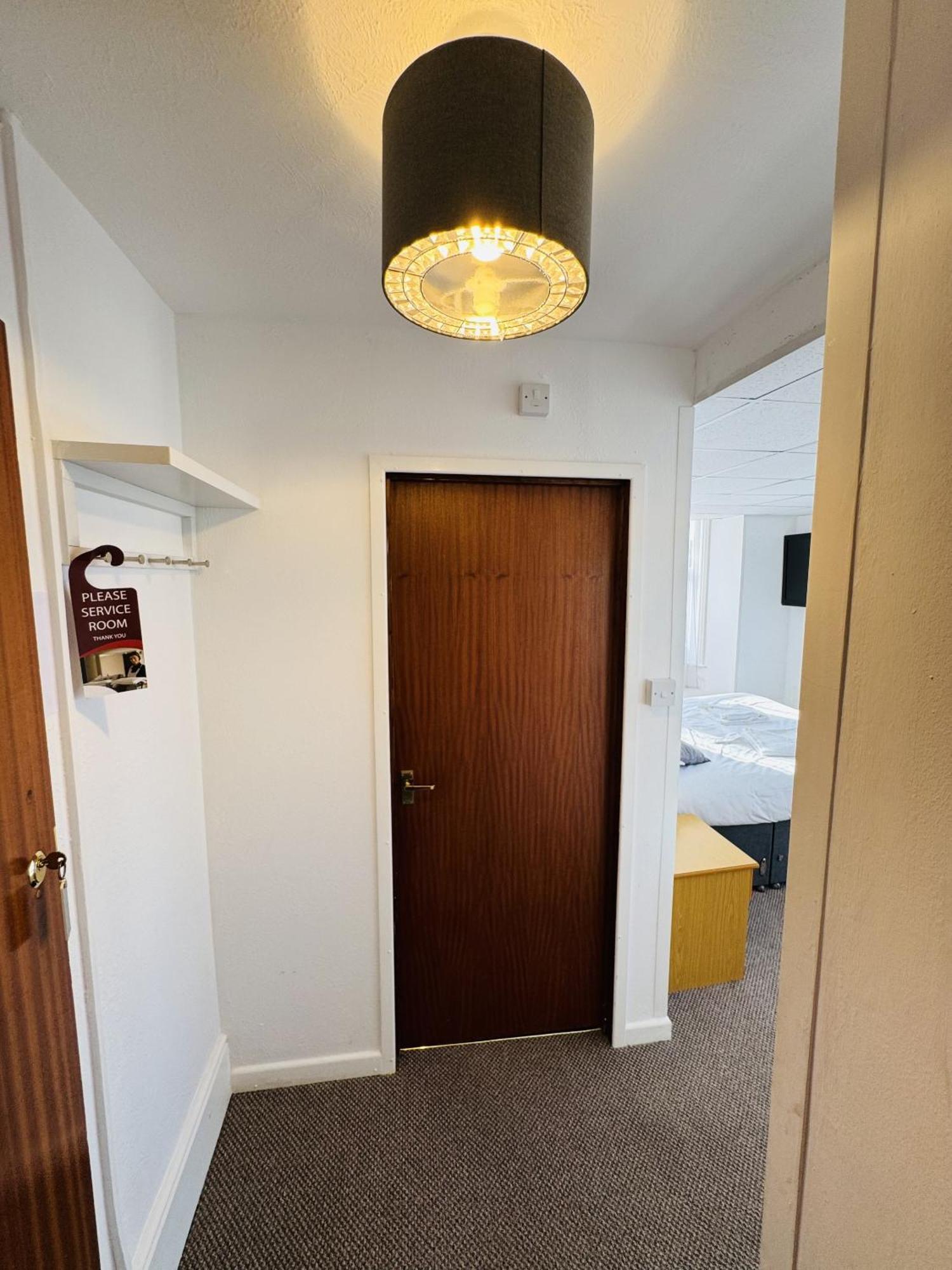 Carlton Court Hotel Eastbourne Værelse billede