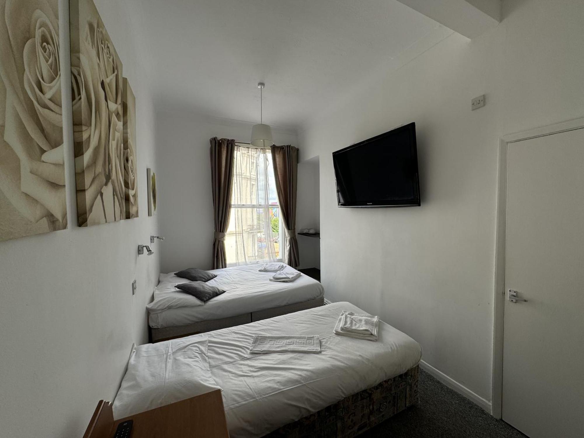 Carlton Court Hotel Eastbourne Eksteriør billede