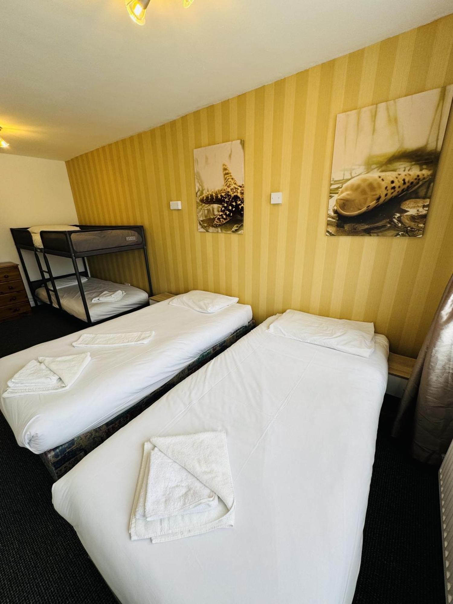 Carlton Court Hotel Eastbourne Eksteriør billede