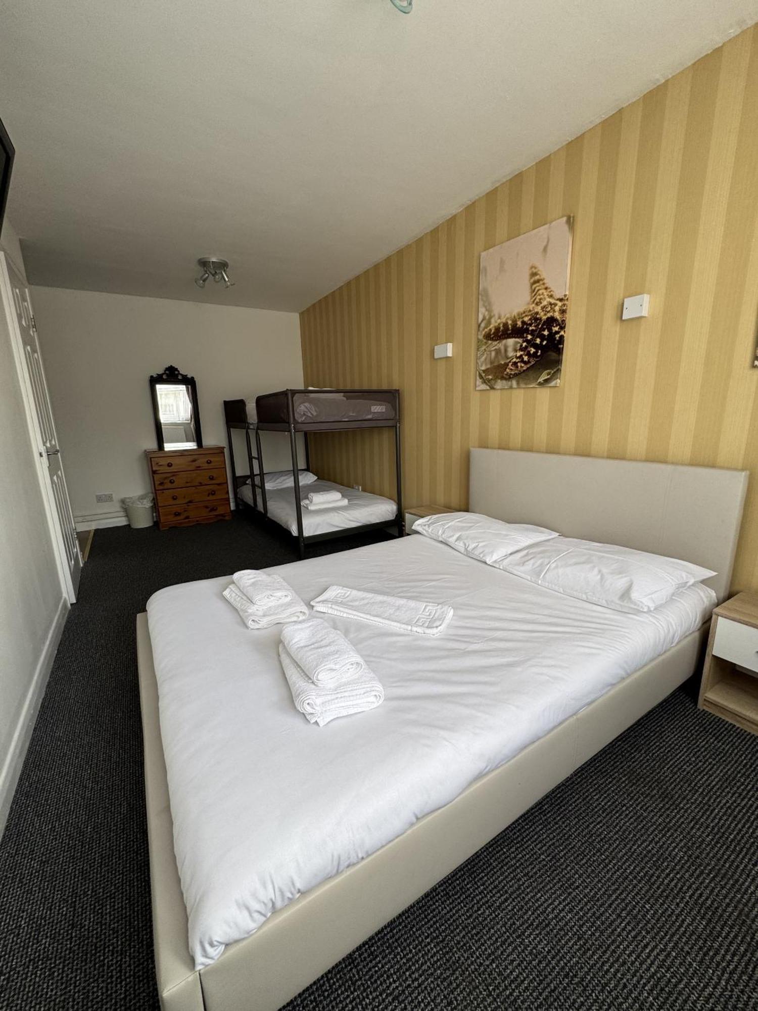 Carlton Court Hotel Eastbourne Eksteriør billede