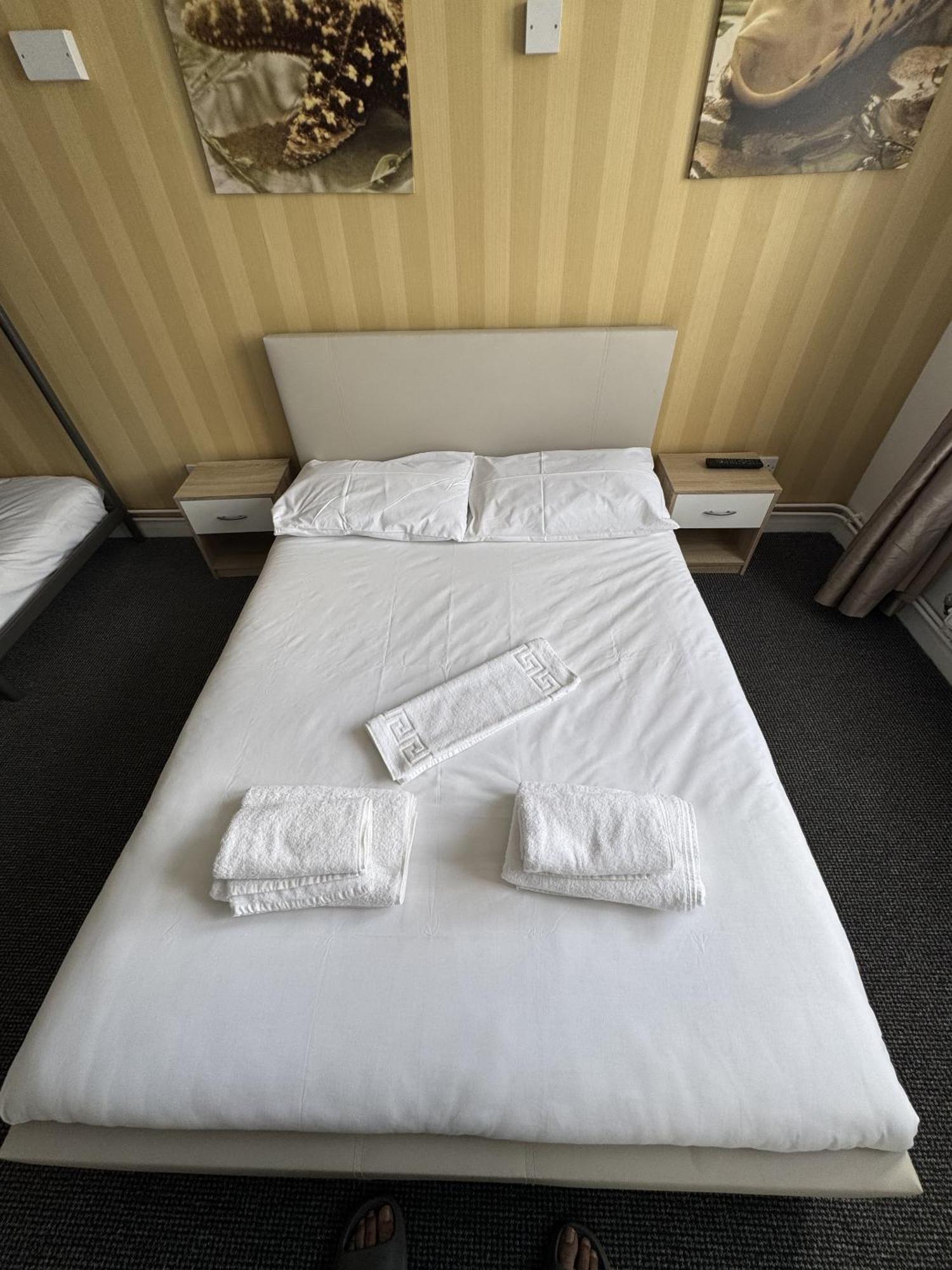 Carlton Court Hotel Eastbourne Eksteriør billede