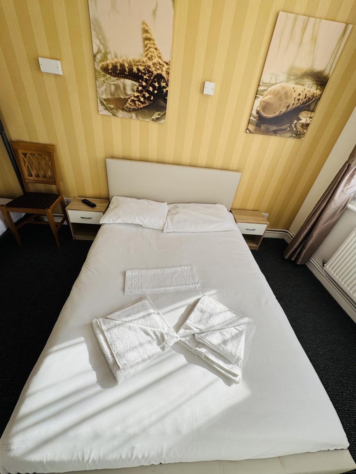 Carlton Court Hotel Eastbourne Værelse billede