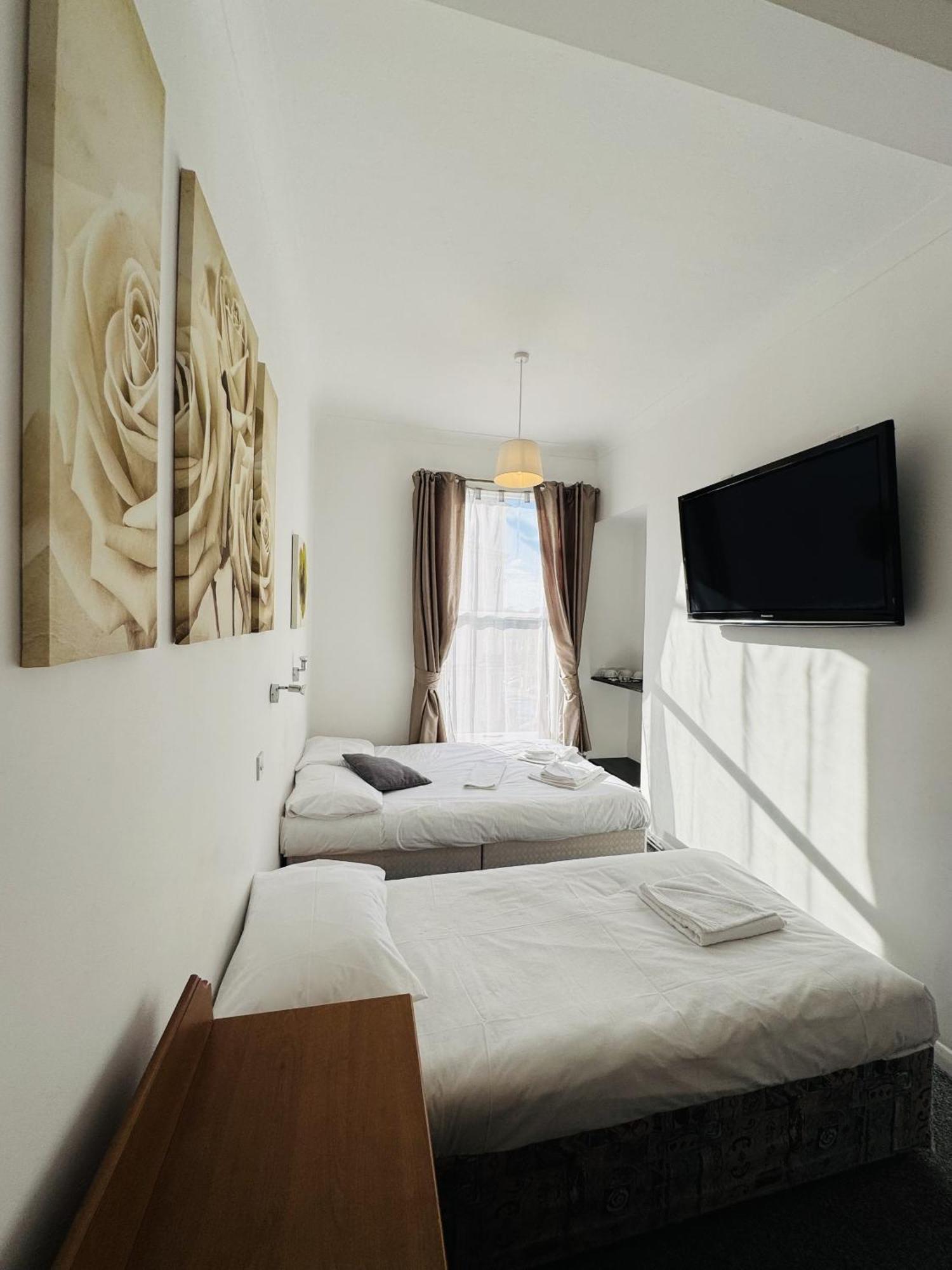 Carlton Court Hotel Eastbourne Værelse billede