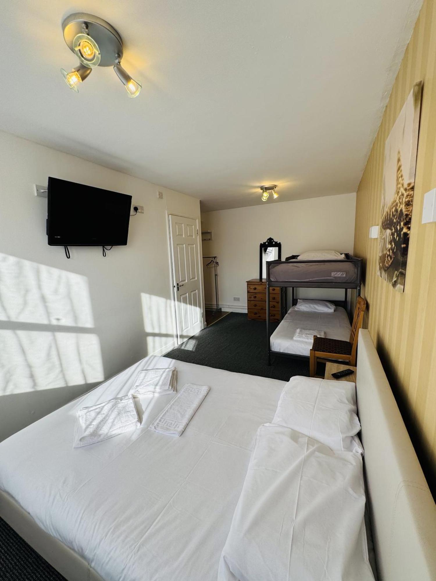 Carlton Court Hotel Eastbourne Værelse billede