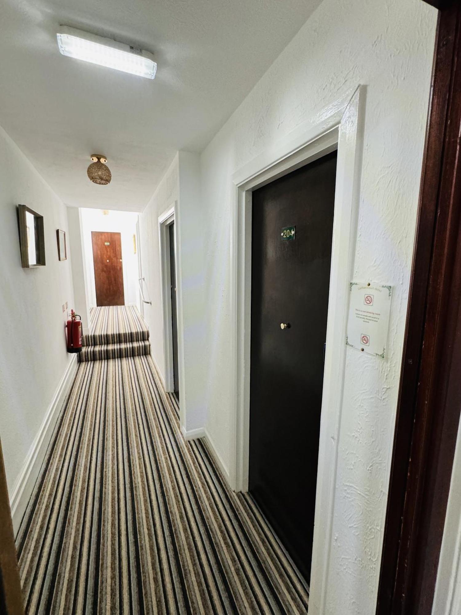 Carlton Court Hotel Eastbourne Eksteriør billede