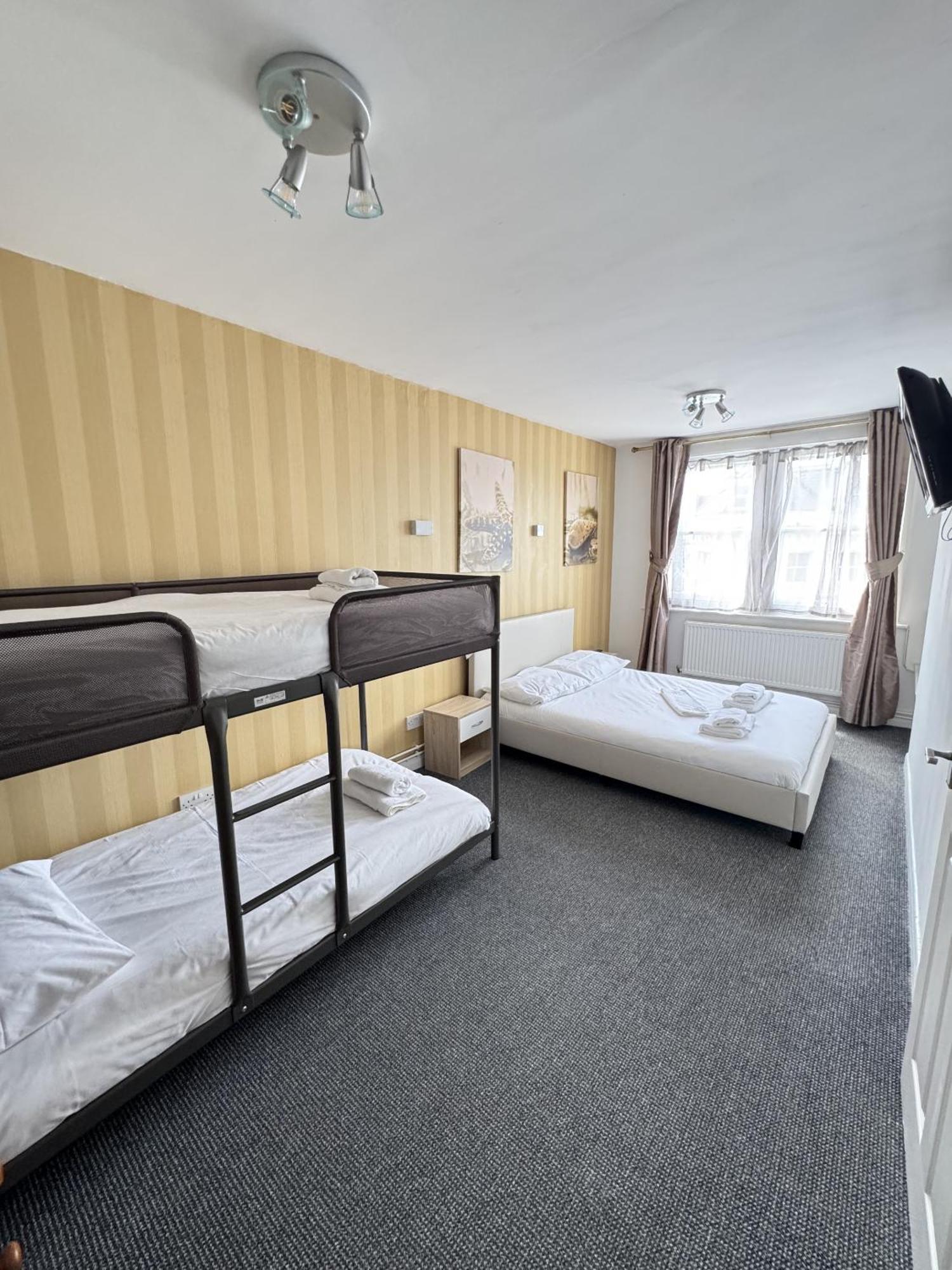 Carlton Court Hotel Eastbourne Værelse billede